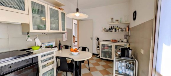 6 rooms Apartment in La Spezia, Italy No. 105766 11