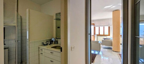 6 rooms Apartment in La Spezia, Italy No. 105766 22