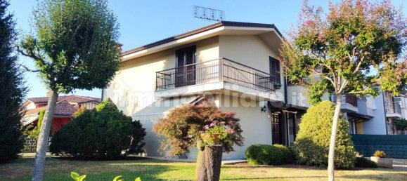 3 bedrooms House in Cuneo, Italy No. 262232 22