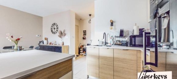 1 bedroom Apartment in Chassieu, France No. 277280 8