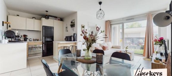 1 bedroom Apartment in Chassieu, France No. 277280 2