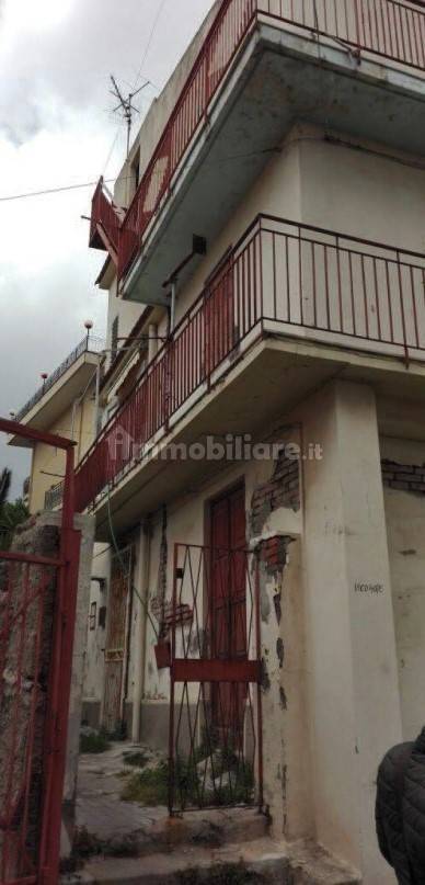 Вилла с 3 спальнями в Мессина, Италия № 39891