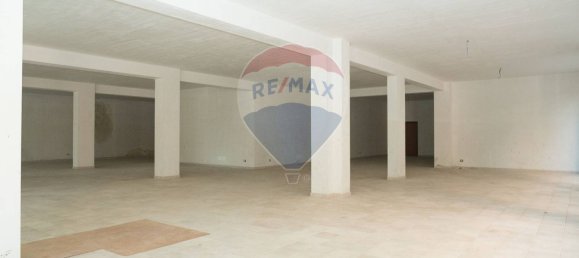 415m² Commercial property in Enna, Italy No. 290791 4