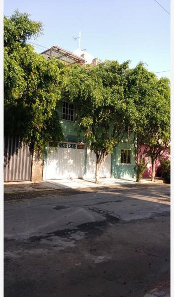 6 bedrooms House in Ciudad Nezahualcoyotl, Mexico No. 207941