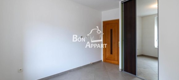 2 bedrooms Apartment in Homecourt, France No. 68981 8
