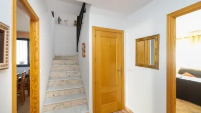 Casa de 4 dormitorios en Jun, Spain No. 94751