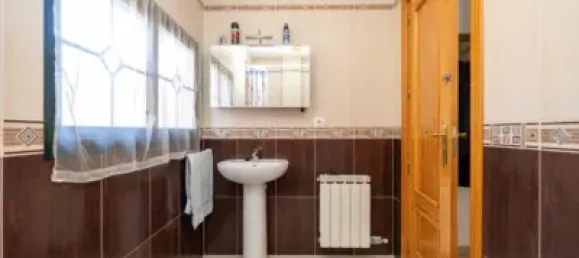 Casa de 4 dormitorios en Jun, Spain No. 94751 26