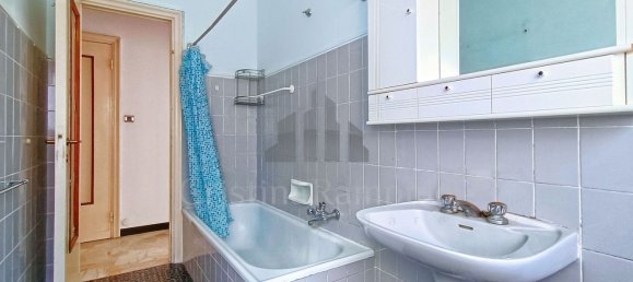 Квартира с 3 комнатами в Генуя, Италия № 36579 37