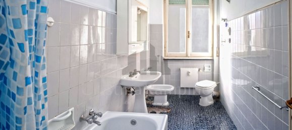 Квартира с 3 комнатами в Генуя, Италия № 36579 36