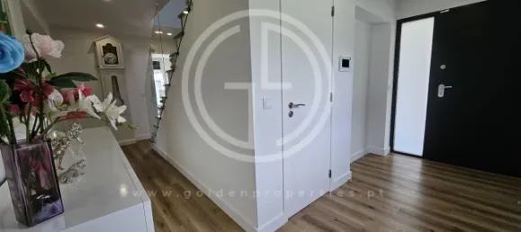 5 Schlafzimmer Haus in Rio de Mouro, Portugal, Nr. 40051 10