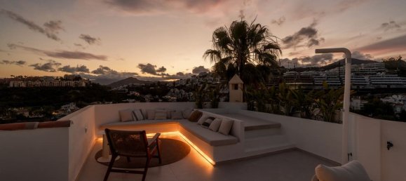 3 غرف نوم منزل ذو طابقين في La Quinta, Spain رقم 183432 27