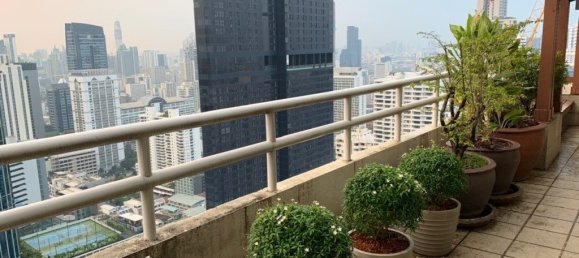 4 bedrooms Condo in Bangkok, Thailand No. 6524 4