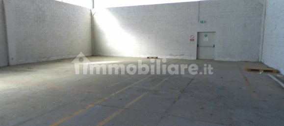 5 rooms Warehouse in Gualtieri, Italy No. 88342 2