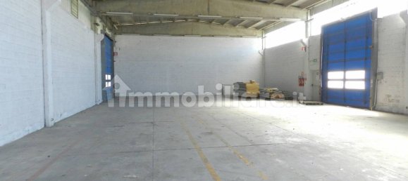 5 rooms Warehouse in Gualtieri, Italy No. 88342 3
