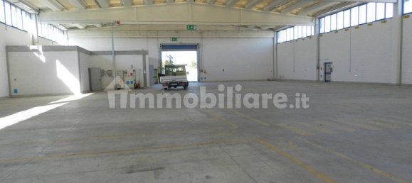 5 rooms Warehouse in Gualtieri, Italy No. 88342 4