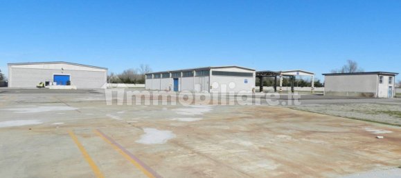 5 rooms Warehouse in Gualtieri, Italy No. 88342 9