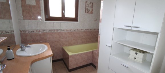 Casa de 3 dormitorios en Urzy, France No. 43370 17