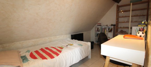 Casa de 3 dormitorios en Urzy, France No. 43370 29