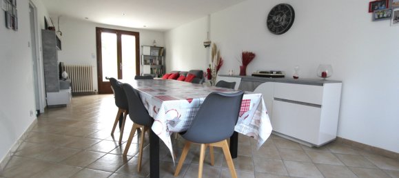 Casa de 3 dormitorios en Urzy, France No. 43370 20