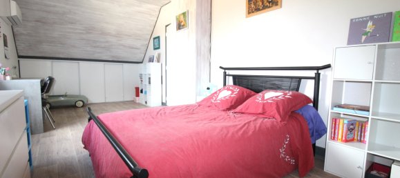 Casa de 3 dormitorios en Urzy, France No. 43370 16