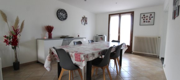 Casa de 3 dormitorios en Urzy, France No. 43370 21