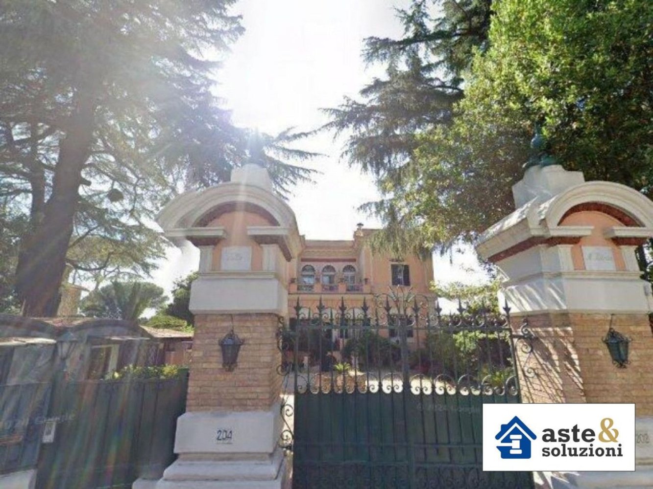 5 bedrooms House in Rome, Italy No. 378129