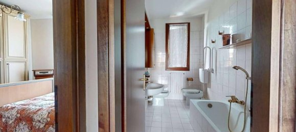 8-Zimmer Haus in Castel San Pietro Terme, Italy, Nr. 37295 94