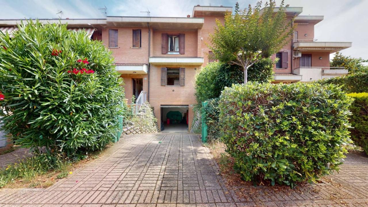 8-Zimmer Haus in Castel San Pietro Terme, Italy, Nr. 37295