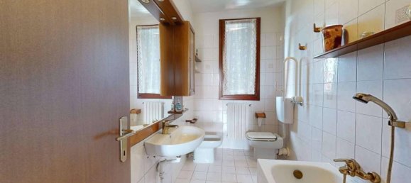 8-Zimmer Haus in Castel San Pietro Terme, Italy, Nr. 37295 87