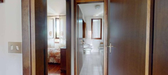 8-Zimmer Haus in Castel San Pietro Terme, Italy, Nr. 37295 56