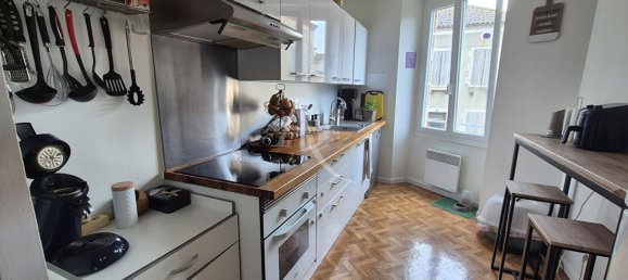 289m² Commercial property in Villeneuve-de-Marsan, France No. 316675 3