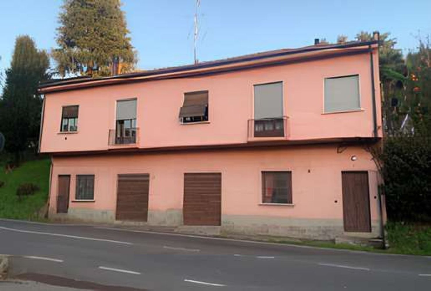 4 bedrooms Apartment in Cassano Magnago, Italy No. 398533