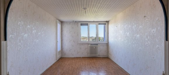 Apartamento de 3 dormitorios en Cournon-d'Auvergne, France No. 206580 2