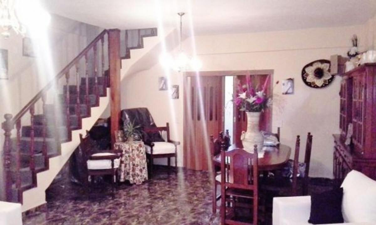 2 bedrooms House in Almirante Brown, Argentina No. 102786