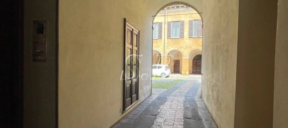 2-salle Bureau à Mantua, Italy No. 244936 4