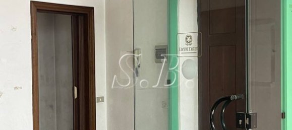 2-salle Bureau à Mantua, Italy No. 244936 11