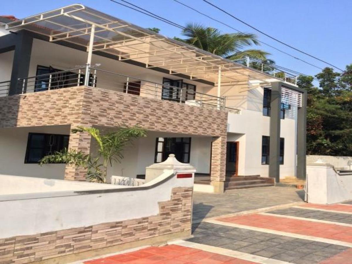 5 bedrooms House in Kochi, India No. 16246