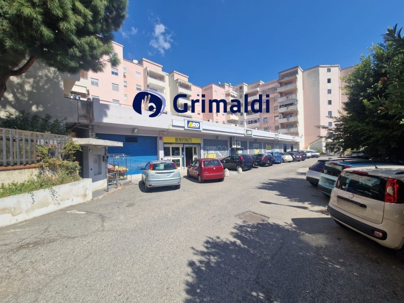1403m² Commercial property in Messina, Italy No. 51345