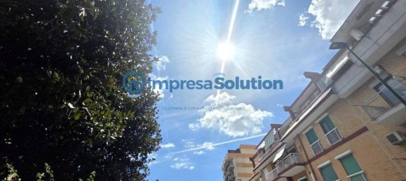 1 room Commercial property in Naples, Italy No. 349755 4