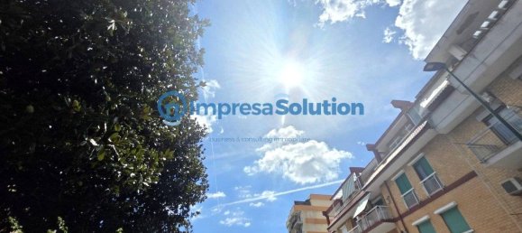 1 room Commercial property in Naples, Italy No. 349755 3