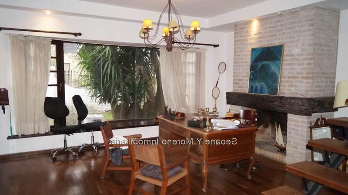 4 bedrooms House in Montevideo, Uruguay No. 11262