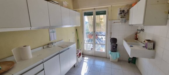 3 rooms Apartment in Rome, Italy No. 227606 9