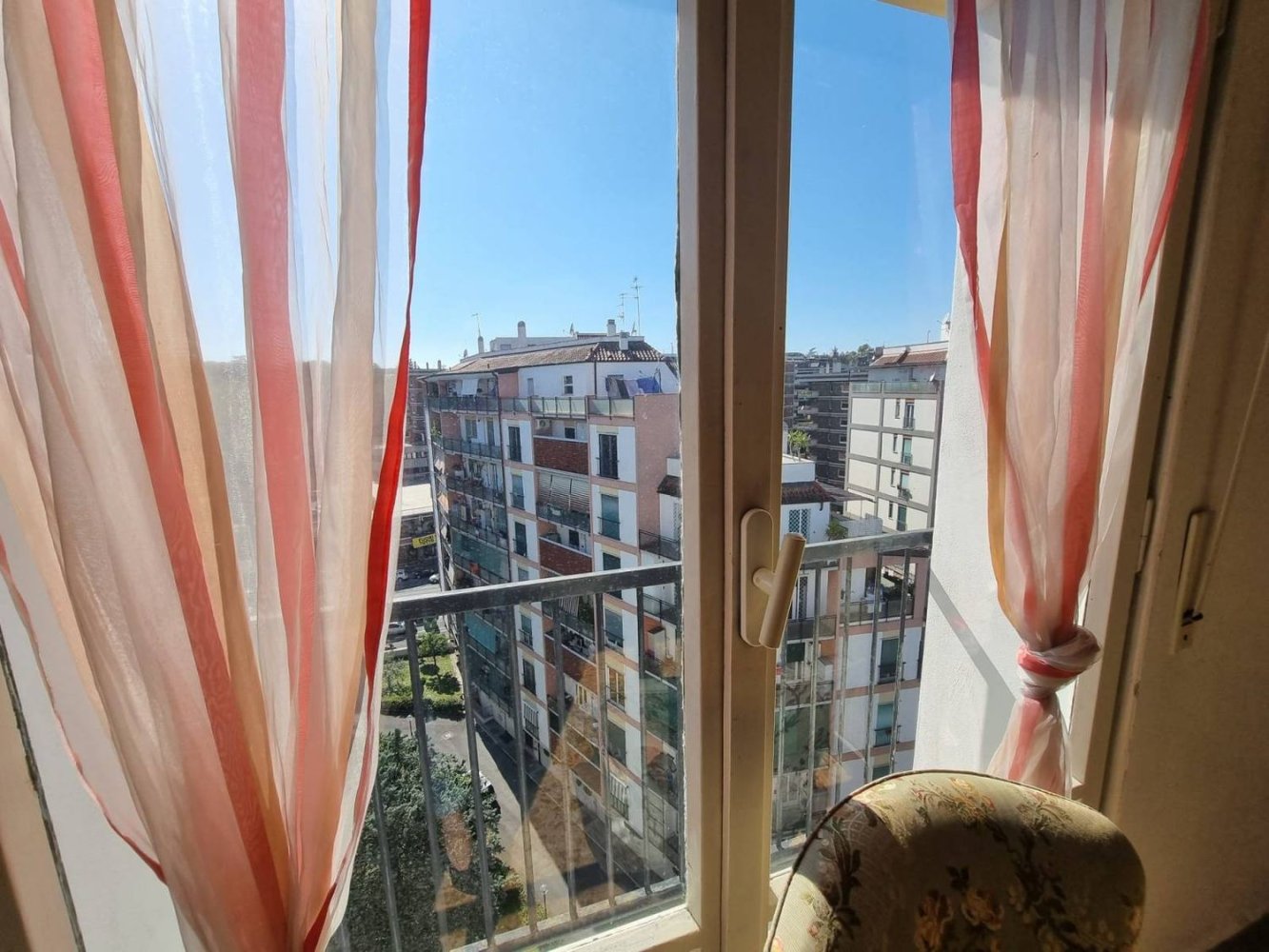 3 rooms Apartment in Rome, Italy No. 227606