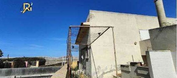 Дом с 3 спальнями в Акате, Италия № 317201 16