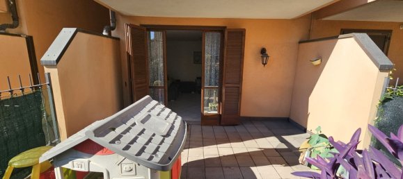 3 Schlafzimmer Doppelhaus in Cislago, Italy, Nr. 334203 4