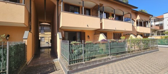 3 Schlafzimmer Doppelhaus in Cislago, Italy, Nr. 334203 3