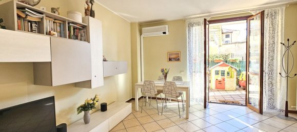 3 Schlafzimmer Doppelhaus in Cislago, Italy, Nr. 334203 7