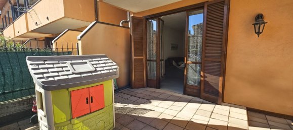 3 Schlafzimmer Doppelhaus in Cislago, Italy, Nr. 334203 10