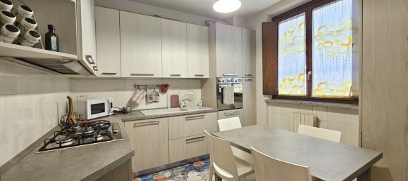 3 Schlafzimmer Doppelhaus in Cislago, Italy, Nr. 334203 13