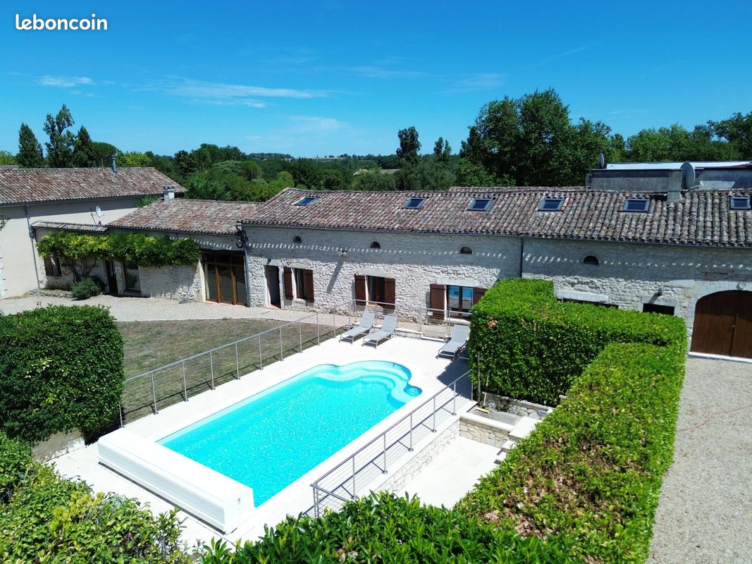 7 bedrooms Castles in Gironde, France No. 342356